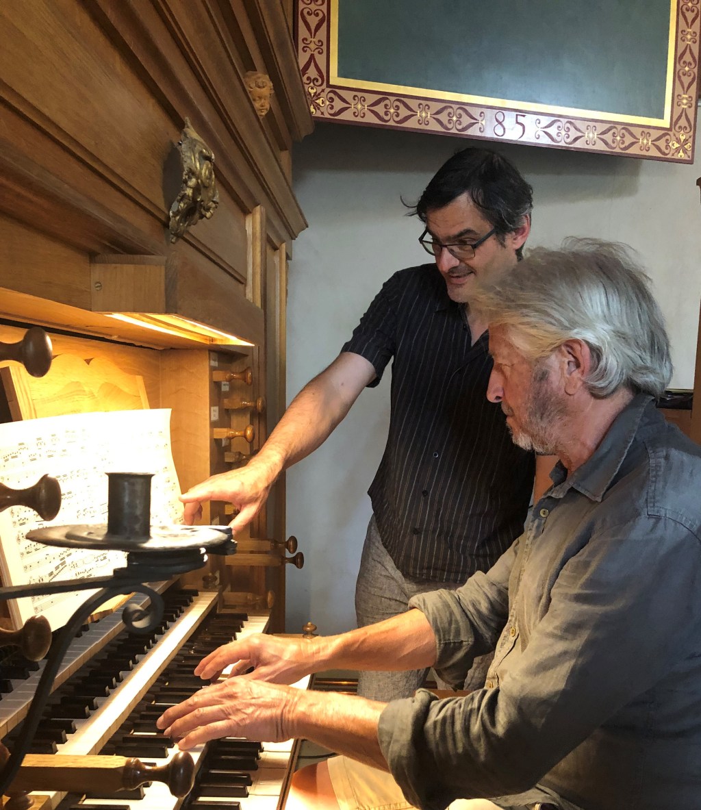 VOUS ACCEPTEZ LES ADULTES DANS VOS COURS ?